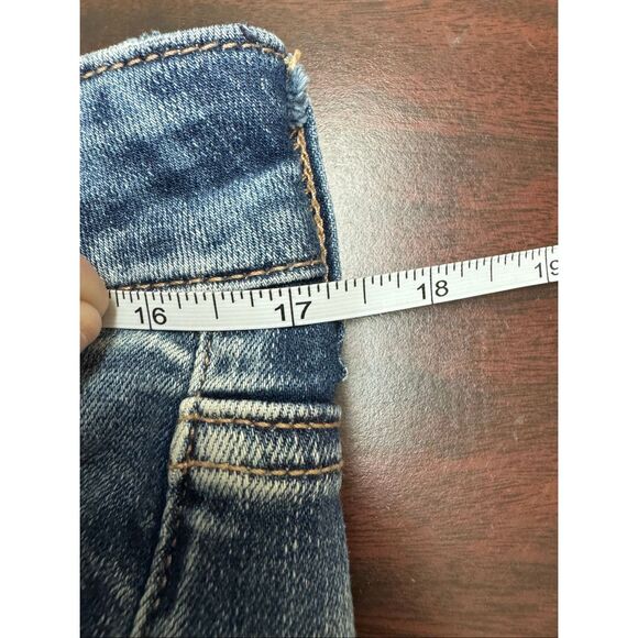 American Eagle Next Level Stretch X Hi-Rise Shortie Distressed Shorts Size 12 - Picture 6 of 7